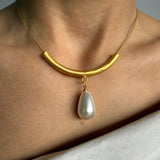 Gold Bar Pearl Necklace – Modern Statement Drop Pendant