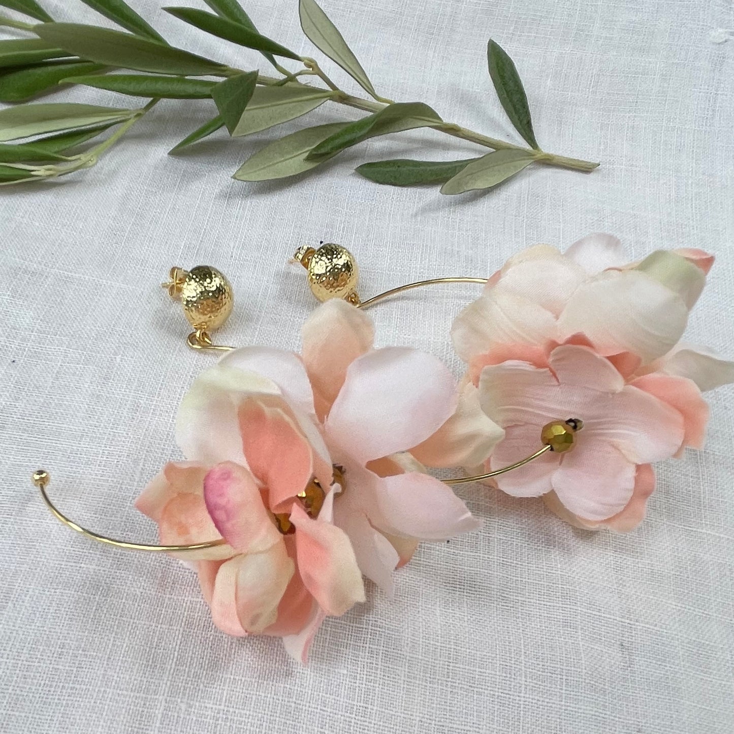 Gertrude's Flower Earrings ( Cream & Light Pink )