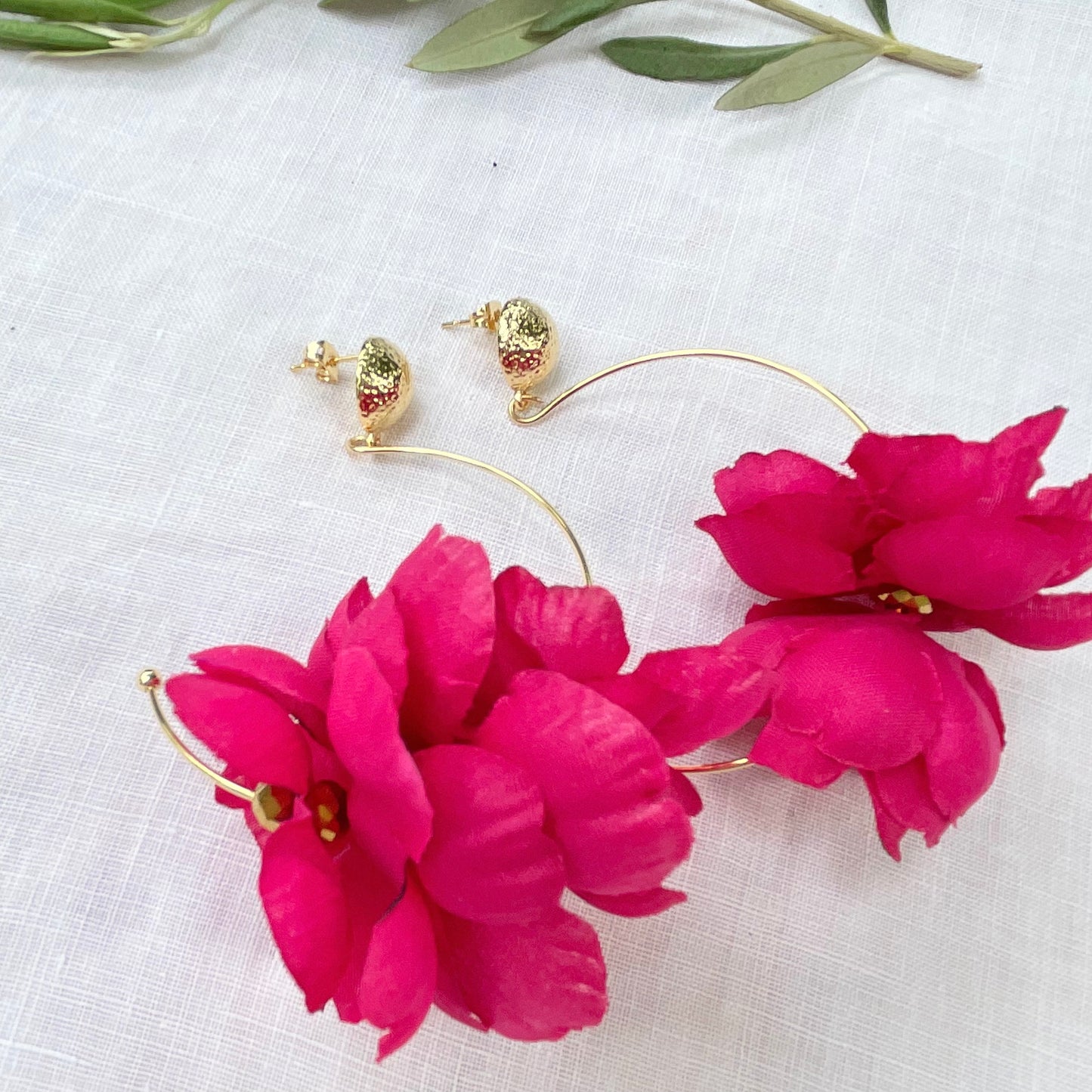 Gertrude's Flower Earrings ( Fuscia )