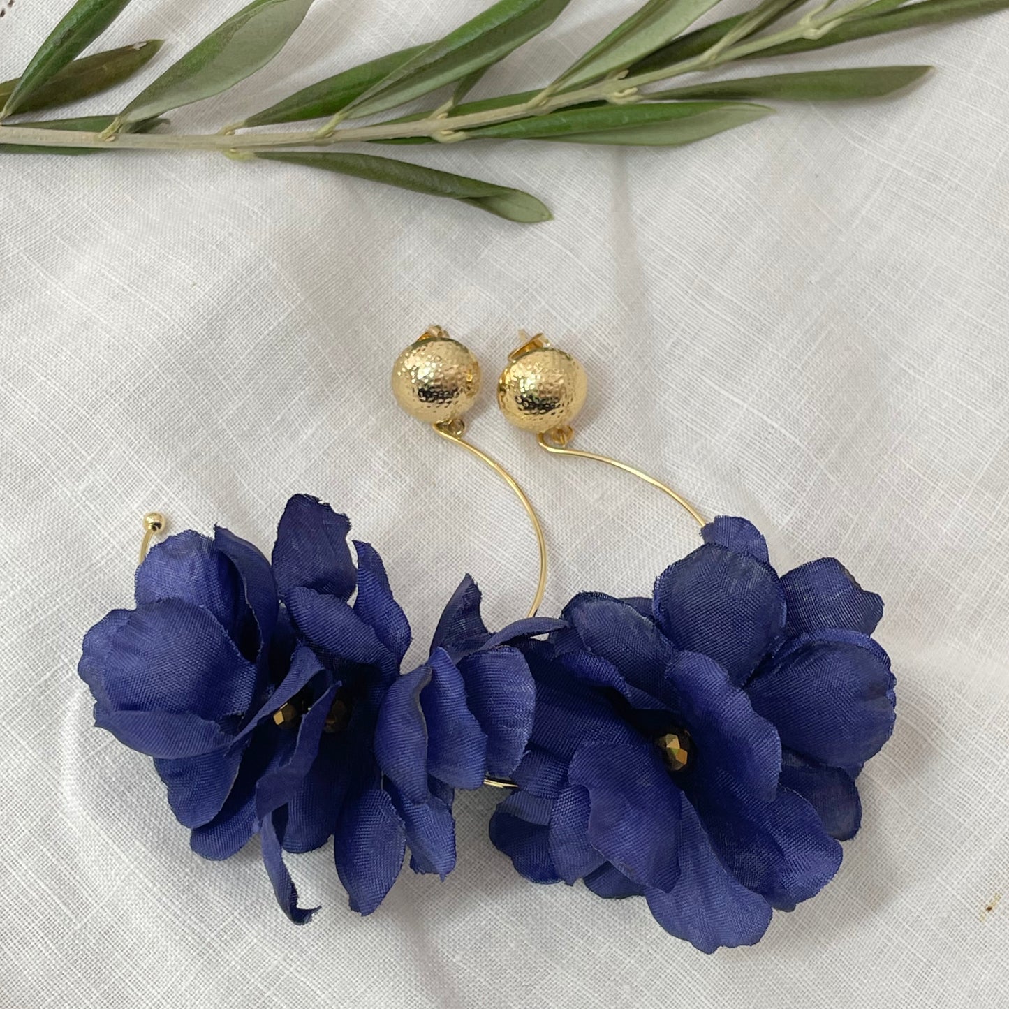 Gertrude's Flower Earrings ( Dark Blue )