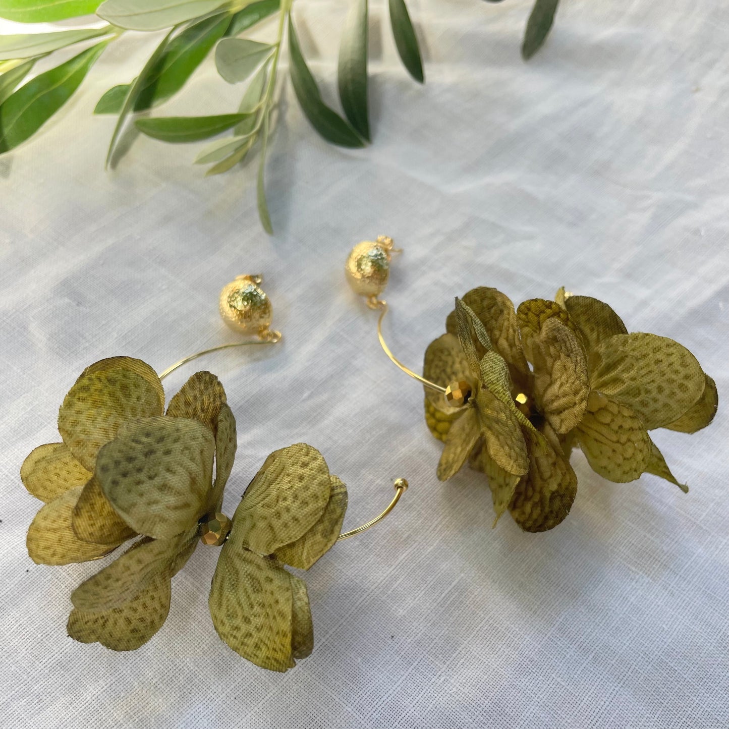 Gertrude's Flower Earrings ( Green )