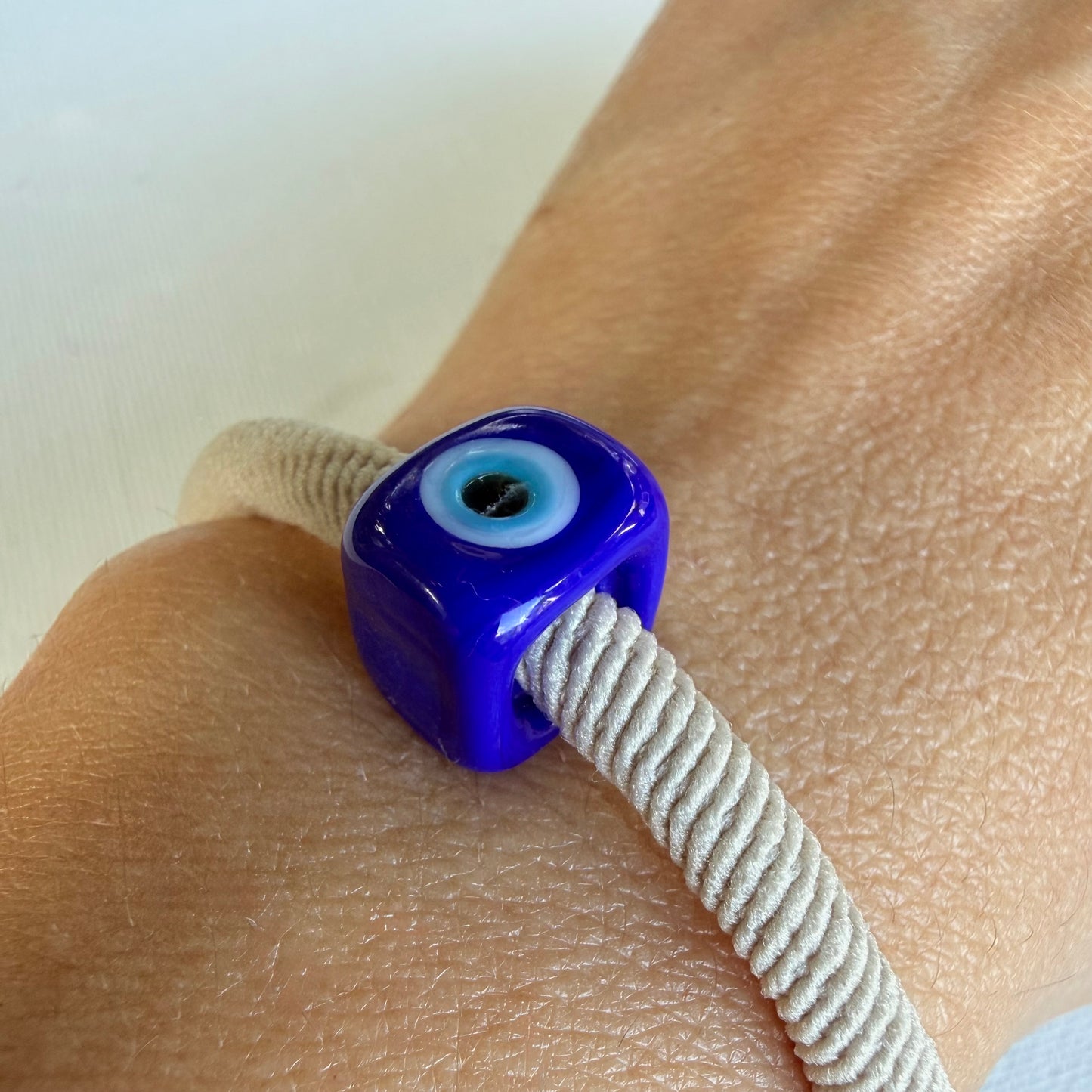 Beige Evil Eye Bracelet – Murano Glass Protective Charm | Adjustable Elastic Band